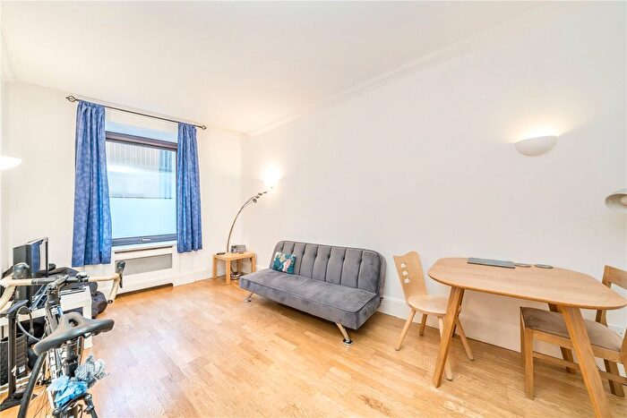 1 Bedroom Flat To Rent In Whitehouse Apartments, Belvedere Road, London, SE1