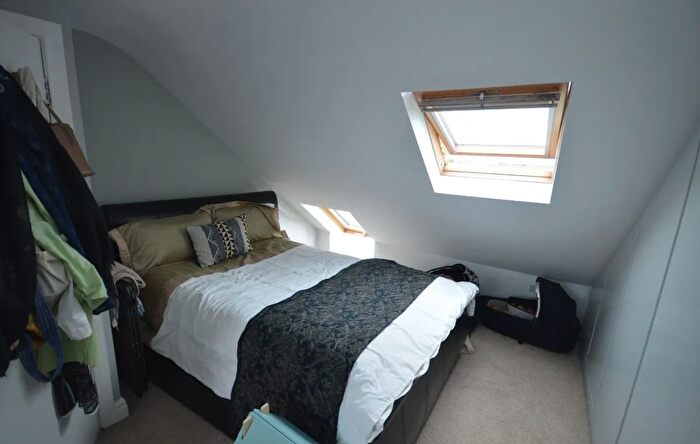 3 Bedroom Flat To Rent In Fernside Avenue, London, NW7