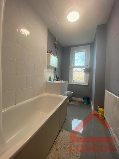 2 Bedroom Terraced House To Rent In Wentworth Road, Croydon, CR0