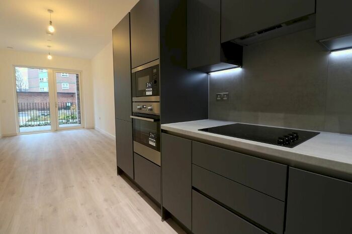 1 Bedroom Flat To Rent In Shipbuilding Way, London, E13