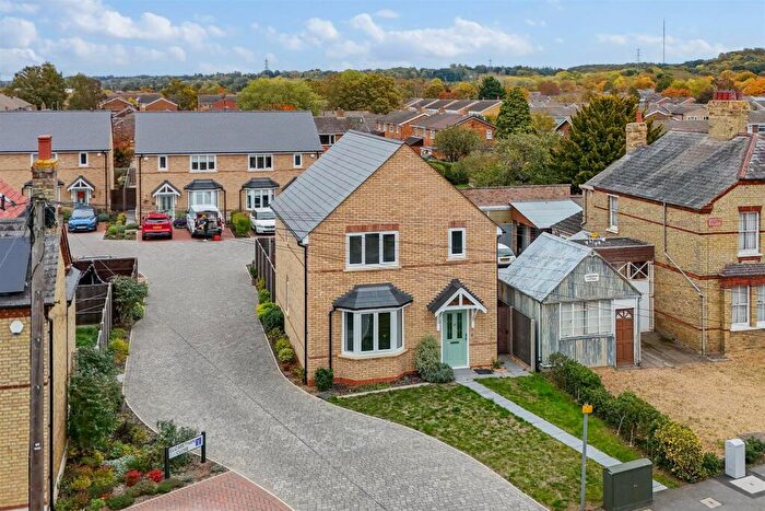 3 Bedroom Detached House For Sale In Elizabethan Close, Sandy, SG19