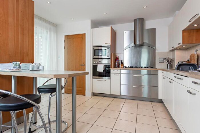 3 Bedroom Apartment For Sale In The Quay, Poole, BH15