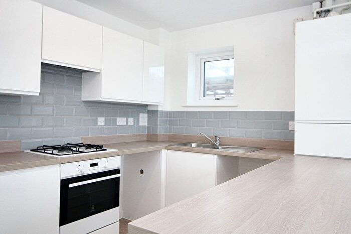 2 Bedroom Flat For Sale In Sir John Fogge Avenue, Ashford, TN23