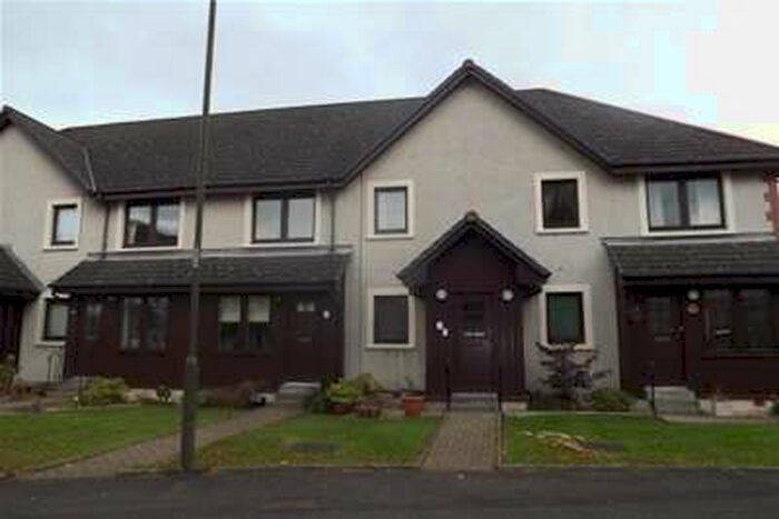 2 Bedroom Flat To Rent In Grange Place, Grangemouth, FK3