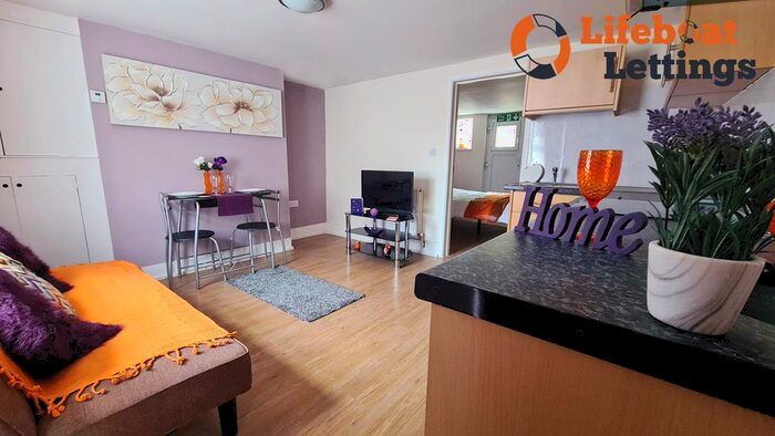 1 Bedroom Flat To Rent In London Road, Dover, CT17