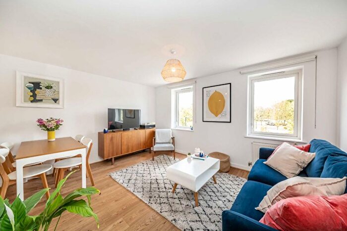 1 Bedroom Flat For Sale In Seven Sisters Road, London, N4