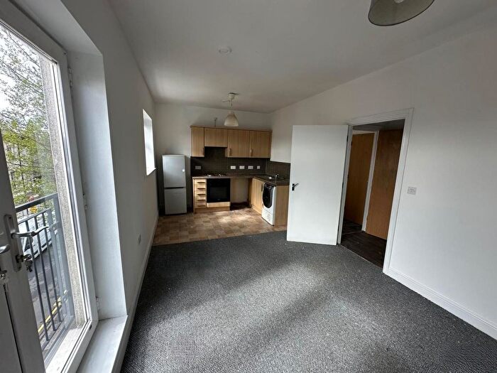 2 Bedroom Flat For Sale In Brickhouse Lane South, Tipton, DY4