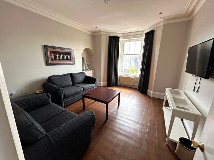 3 Bedroom Flat To Rent In Whitehall Place, City Centre, Aberdeen, AB25