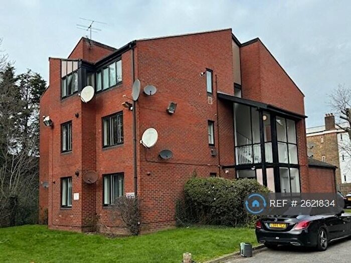 1 Bedroom Flat To Rent In Canberra Close, Hendon, NW4