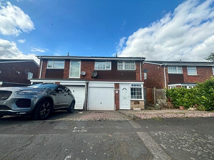 3 Bedroom Semi-Detached House To Rent In Pennine Road, Bromsgrove, Worcestershire, B61