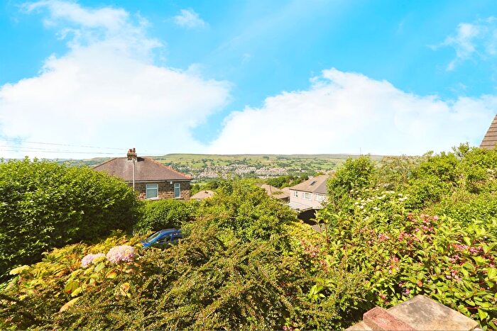 2 Bedroom Bungalow To Rent In Spring Avenue, Keighley, BD21