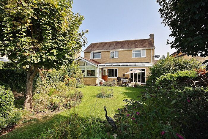 4 Bedroom Detached House For Sale In Manor Crescent, Standlake, OX29