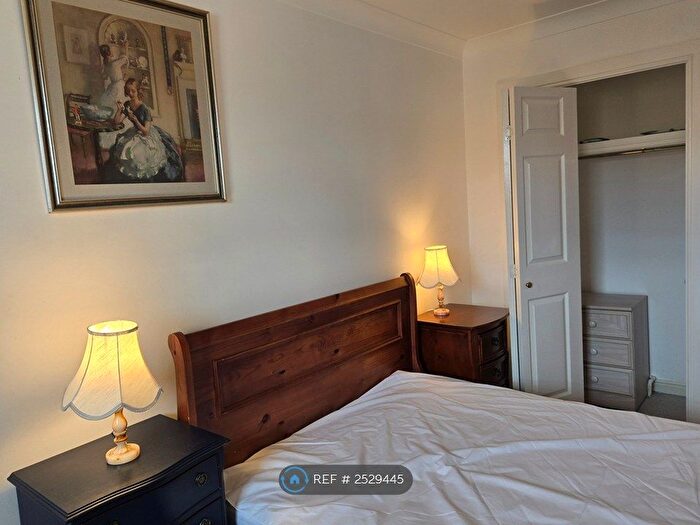 2 Bedroom Flat To Rent In Restalrig Road South, Edinburgh, EH7