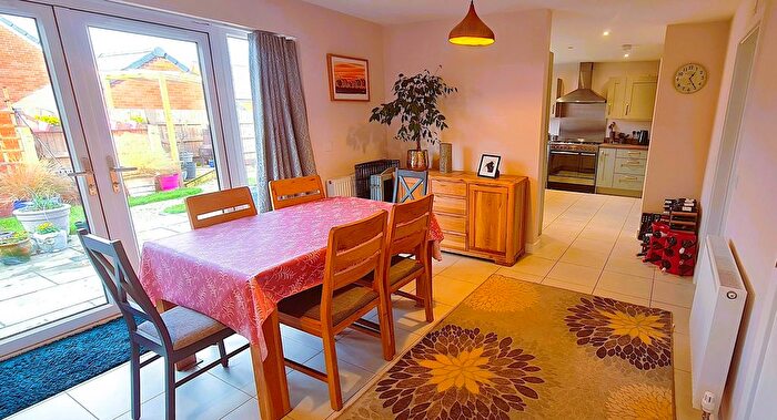 4 Bedroom Detached House For Sale In Sparrow Crescent, Calne, SN11