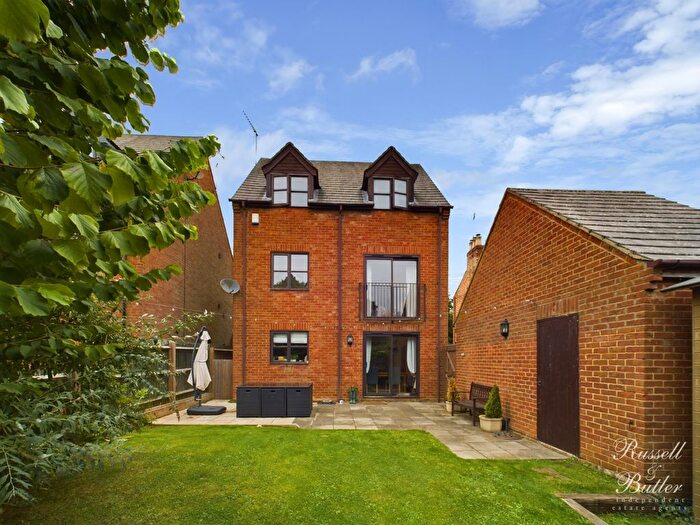 3 Bedroom Detached House For Sale In Sandpit Hill, Main Street, Tingewick, Buckingham, MK18