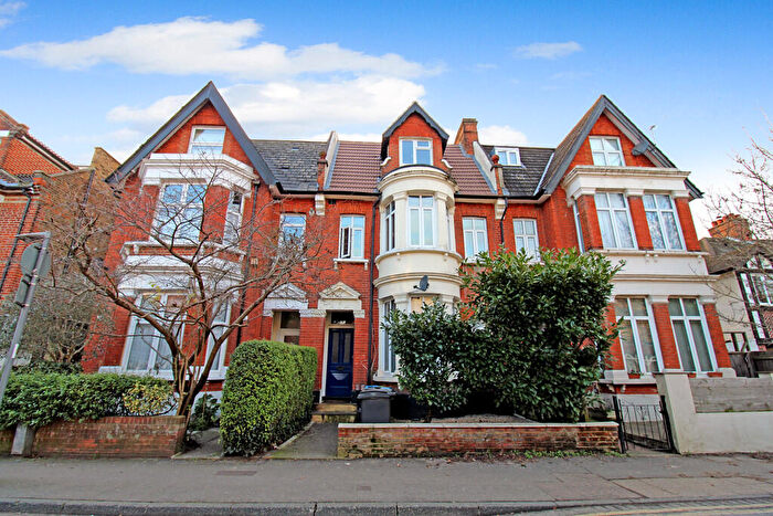 1 Bedroom Flat To Rent In King Charles Road, Surbiton, KT5