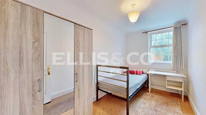 2 Bedroom Apartment To Rent In Tower Bridge Mews, Harrow, HA1