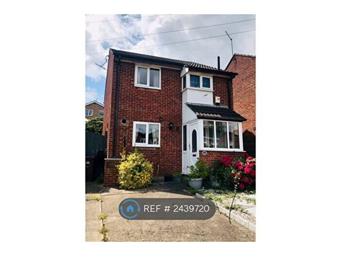 3 Bedroom Detached House To Rent In Wadsworth Drive, Sheffield, S12