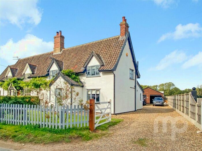 3 Bedroom Cottage For Sale In High Street, Ketteringham, NR18