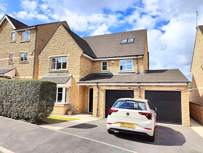 6 Bedroom Detached House For Sale In Cedar Grove, Bailiff Bridge, HD6