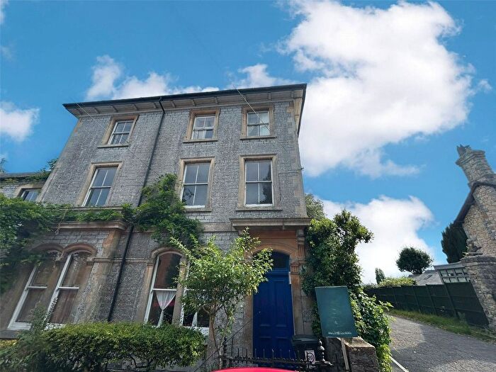 1 Bedroom Flat To Rent In West Court, The Hill, Langport, Somerset, TA10