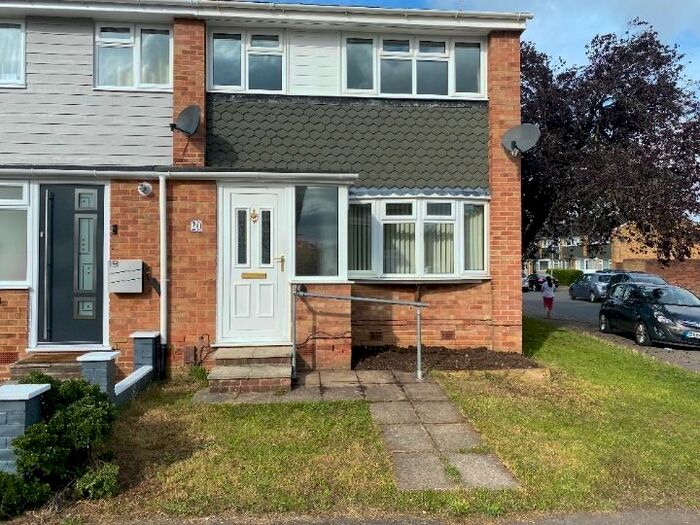 3 Bedroom Terraced House To Rent In Poole Close, Tilehurst, Reading, RG30