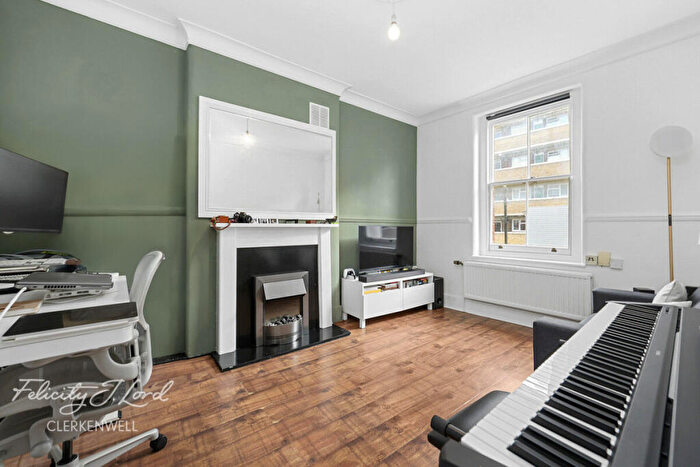1 Bedroom Apartment For Sale In Lever Street, London, EC1V