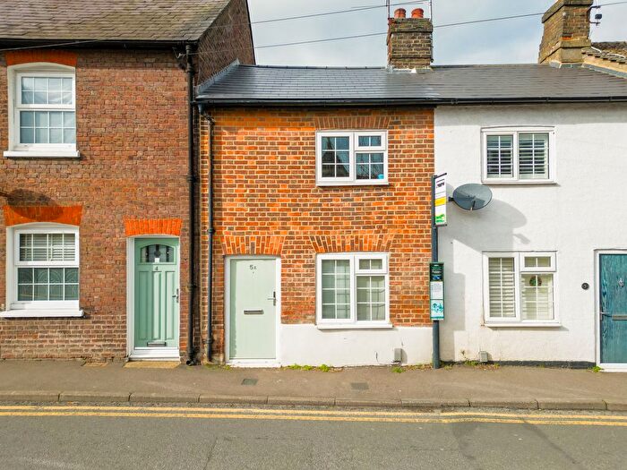 2 Bedroom Cottage To Rent In New Road, Northchurch, Berkhamsted, HP4