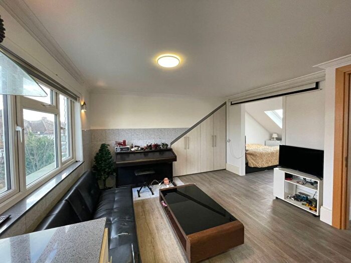 1 Bedroom Flat To Rent In Cullingworth Road, London, NW10