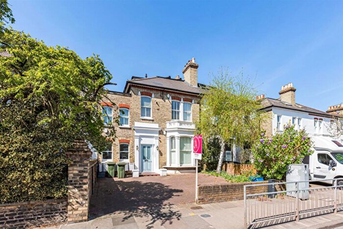 2 Bedroom Flat For Sale In Castelnau, Barnes, London, SW13