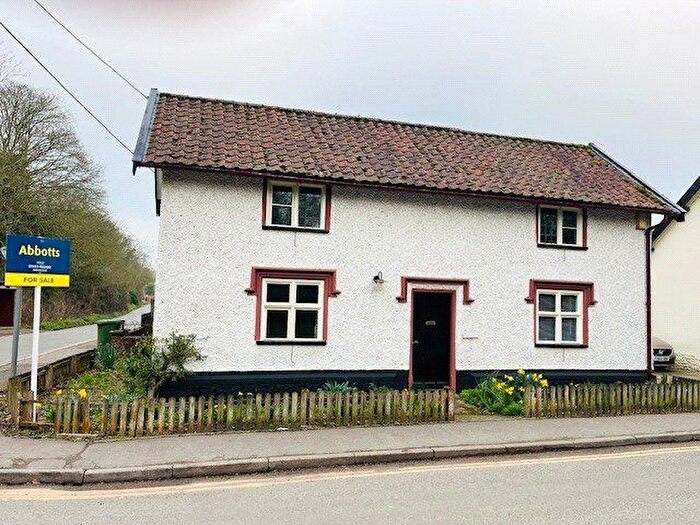 2 Bedroom Cottage For Sale In Bridge Street, Carbrooke, Thetford, Norfolk, IP25