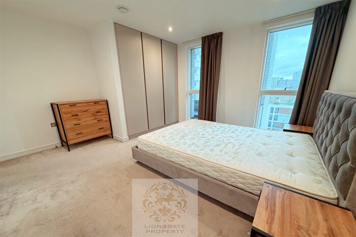 2 Bedroom Apartment To Rent In Grant Road, London, SW11