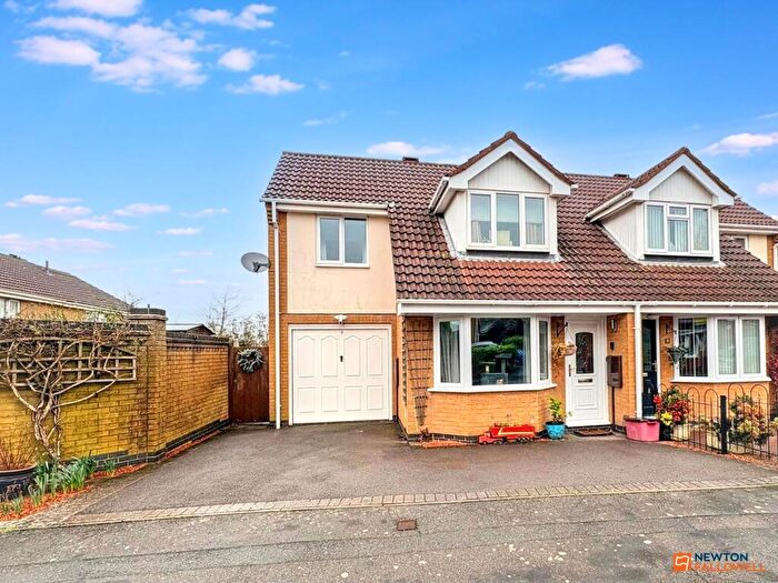 3 Bedroom Semi-Detached House For Sale In Chichester Close, Ellistown, LE67