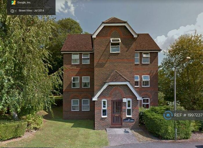 2 Bedroom Flat To Rent In Malmers Well Road, High Wycombe, HP13