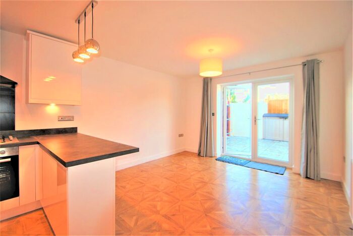 3 Bedroom Property To Rent In Brisbane Road, Christchurch, BH23