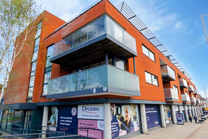 2 Bedroom Flat For Sale In Windmill Hill, Ruislip, HA4