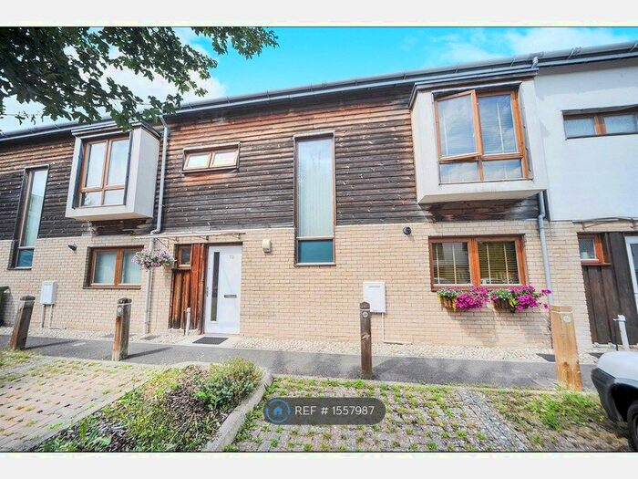 3 Bedroom Terraced House To Rent In Cowleaze, Chippenham, SN15