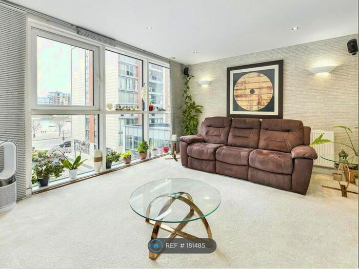 2 Bedroom Flat To Rent In Oceanis Apartments, London E16