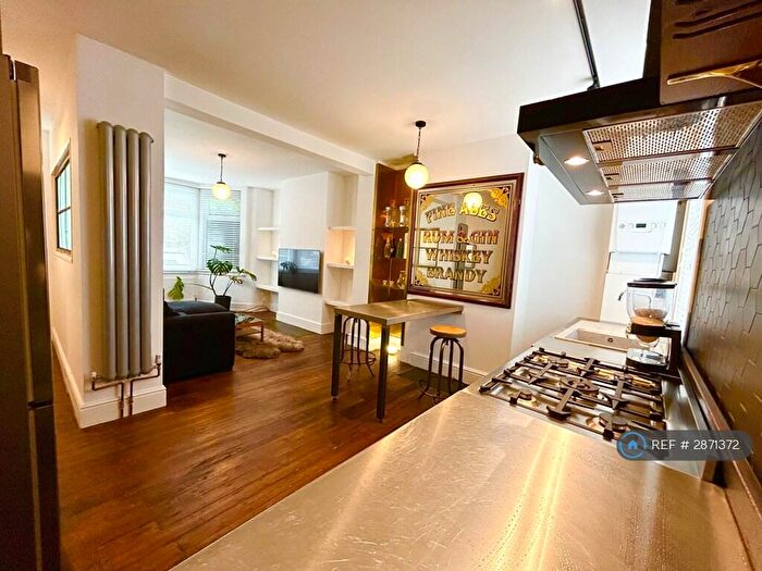 2 Bedroom Flat To Rent In Perth Road, London, E10