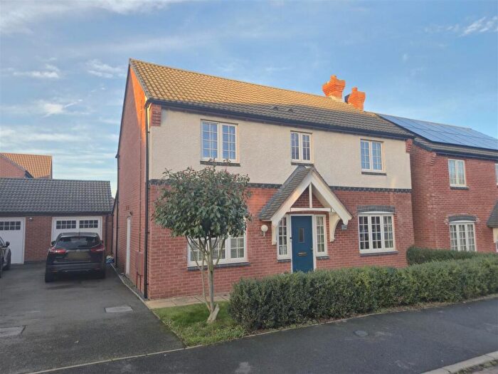 4 Bedroom Detached House For Sale In Griffin Road, Thringstone, Leicestershire, LE67