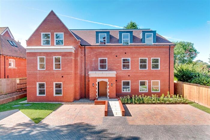 1 Bedroom Flat To Rent In New Dover Road, Canterbury, CT1