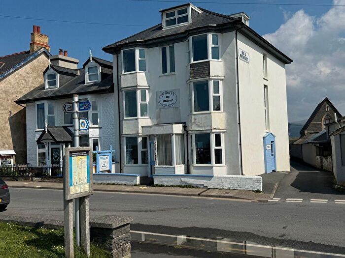 7 Bedroom Semi-detached House For Sale In High Street, Borth, SY24
