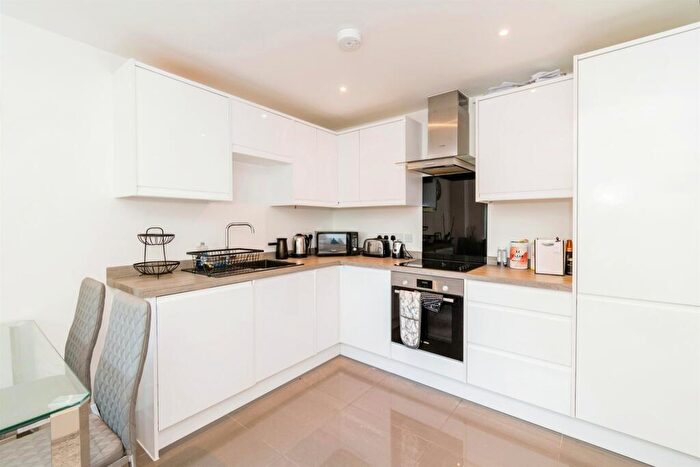 1 Bedroom Apartment For Sale In Queens Terrace, Southampton, SO14
