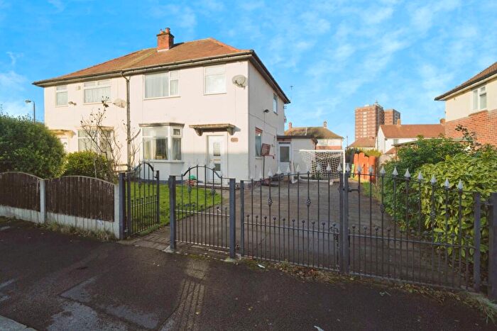 3 Bedroom Semi Detached House For Sale In Lincoln Avenue, Stretford, Lancashire, M32