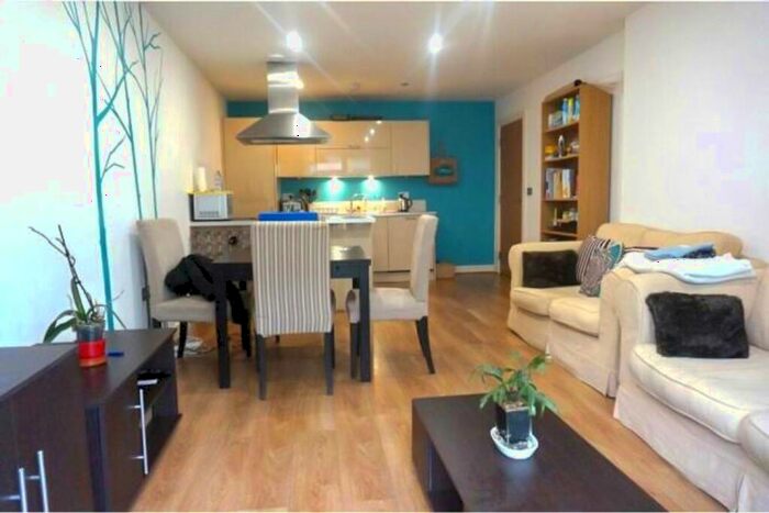 3 Bedroom Flat To Rent In Bow Common Lane, Diprose Court, E3