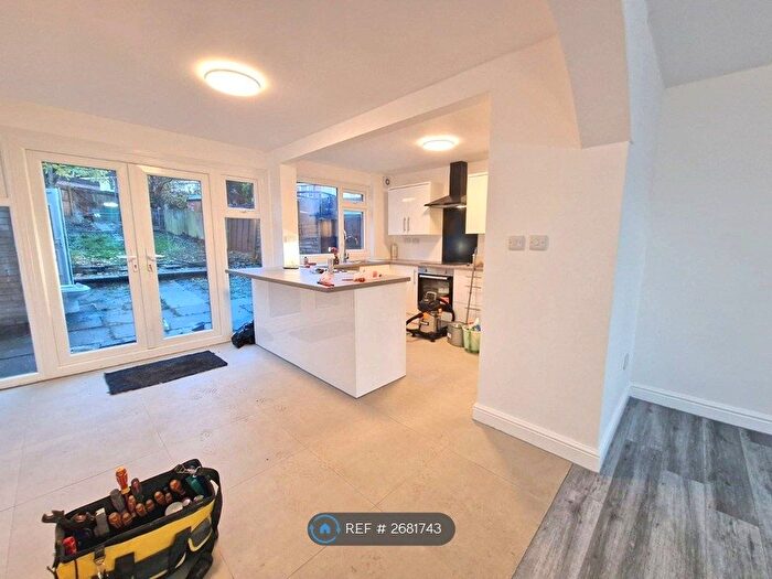 3 Bedroom Terraced House To Rent In Exe Croft, Birmingham, B31