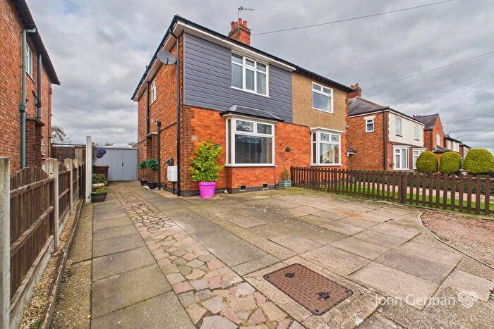 3 Bedroom Semi Detached House For Sale In Park Road, Loughborough, LE11