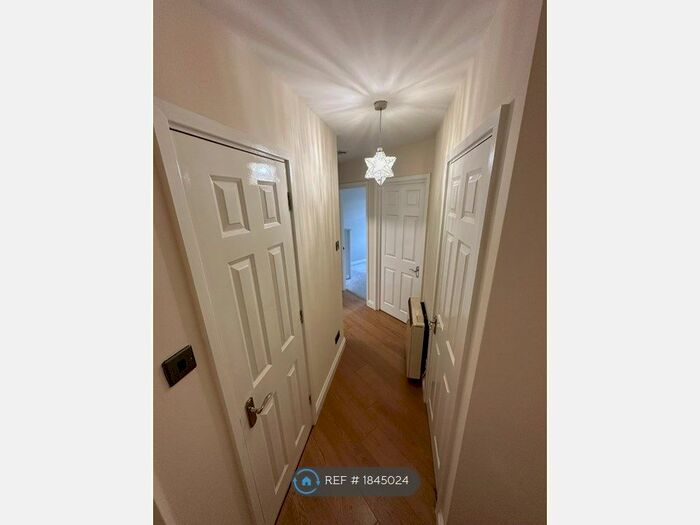 2 Bedroom Flat To Rent In Genotin Road, Enfield, EN1