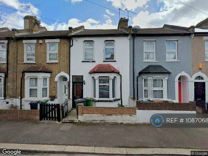 4 Bedroom Terraced House To Rent In Oakdale Road, London, E11