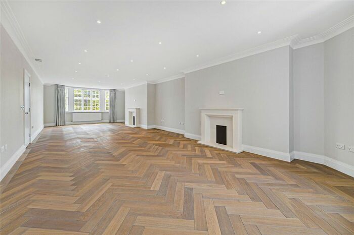 3 Bedroom Flat To Rent In Cadogan House, Sloane Street, SW1X